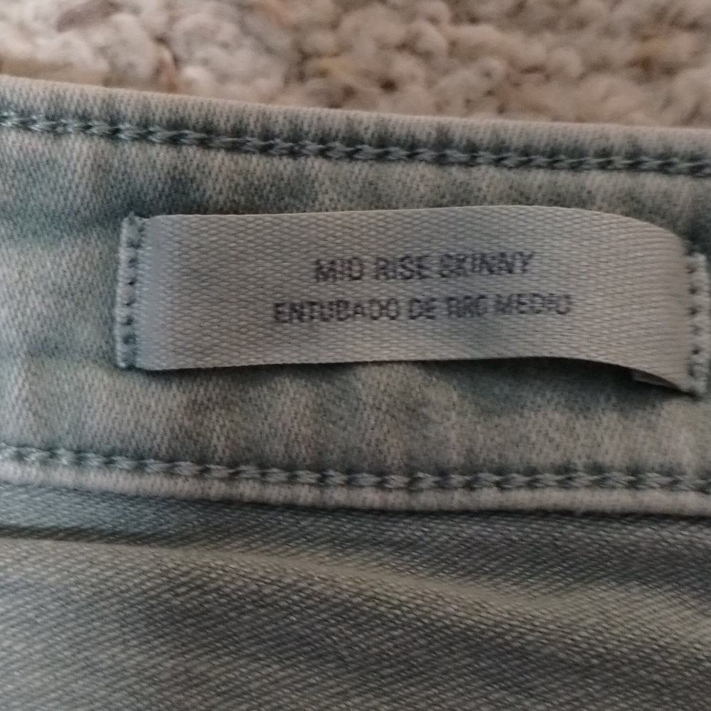 Light green skinny jeans